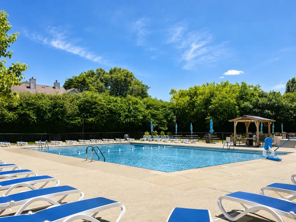 2005 South Finley Road Lombard IL 60148
