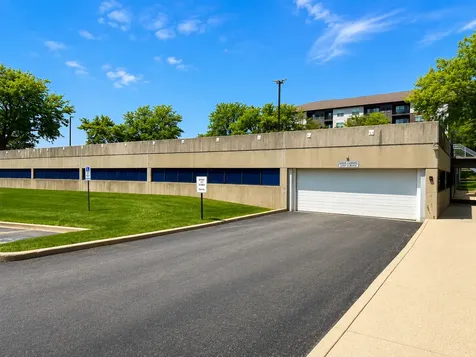 2005 South Finley Road Lombard IL 60148