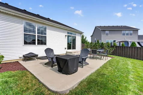 584 Manchester Lane Yorkville IL 60560