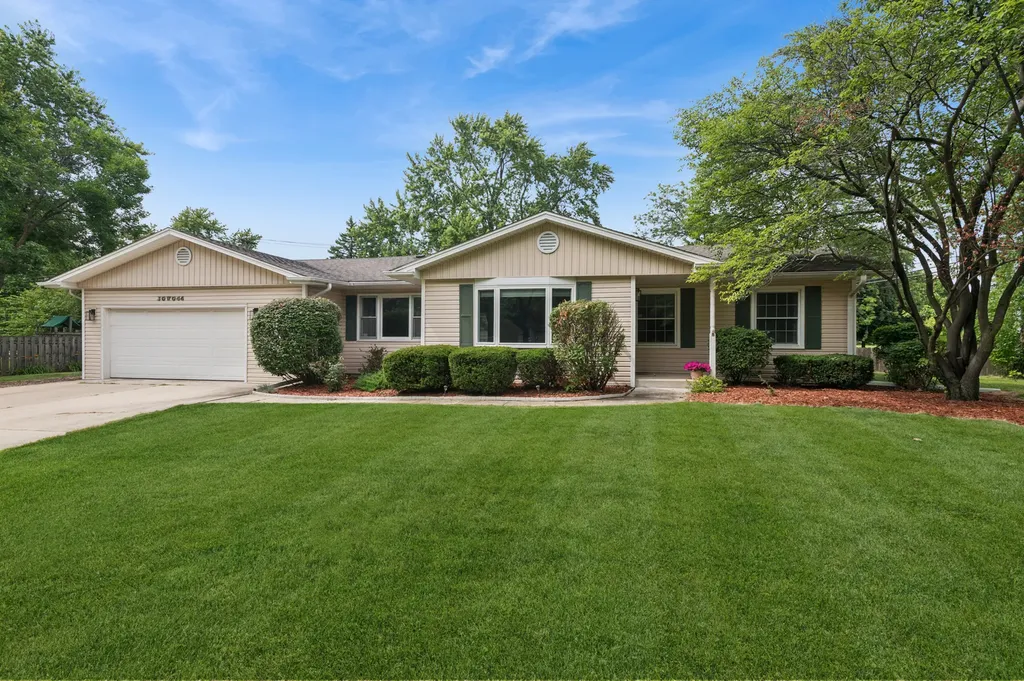 30W044 Bruce Lane Naperville IL 60563