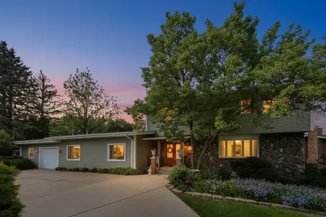 2004 Sprucewood Lane Lindenhurst IL 60046