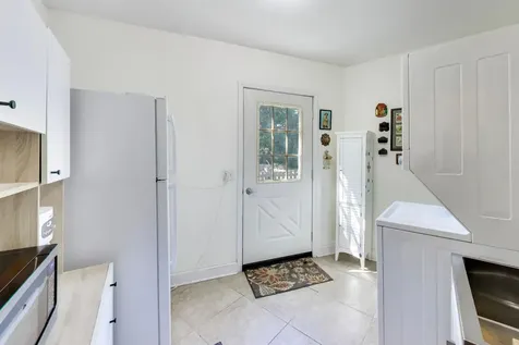 2004 Sprucewood Lane Lindenhurst IL 60046
