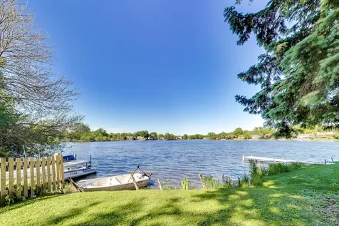 2004 Sprucewood Lane Lindenhurst IL 60046