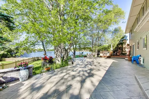 2004 Sprucewood Lane Lindenhurst IL 60046