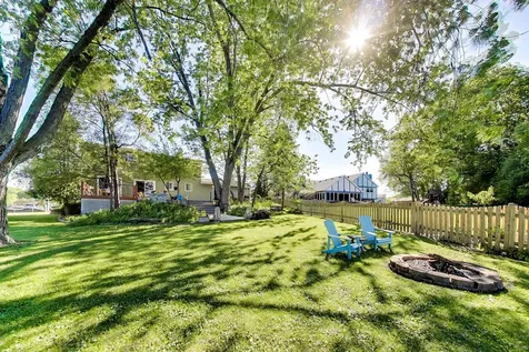 2004 Sprucewood Lane Lindenhurst IL 60046