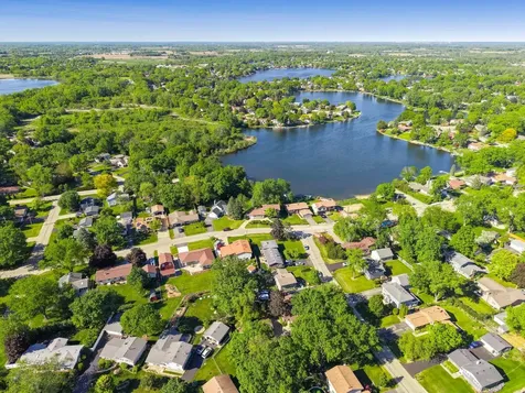 2004 Sprucewood Lane Lindenhurst IL 60046