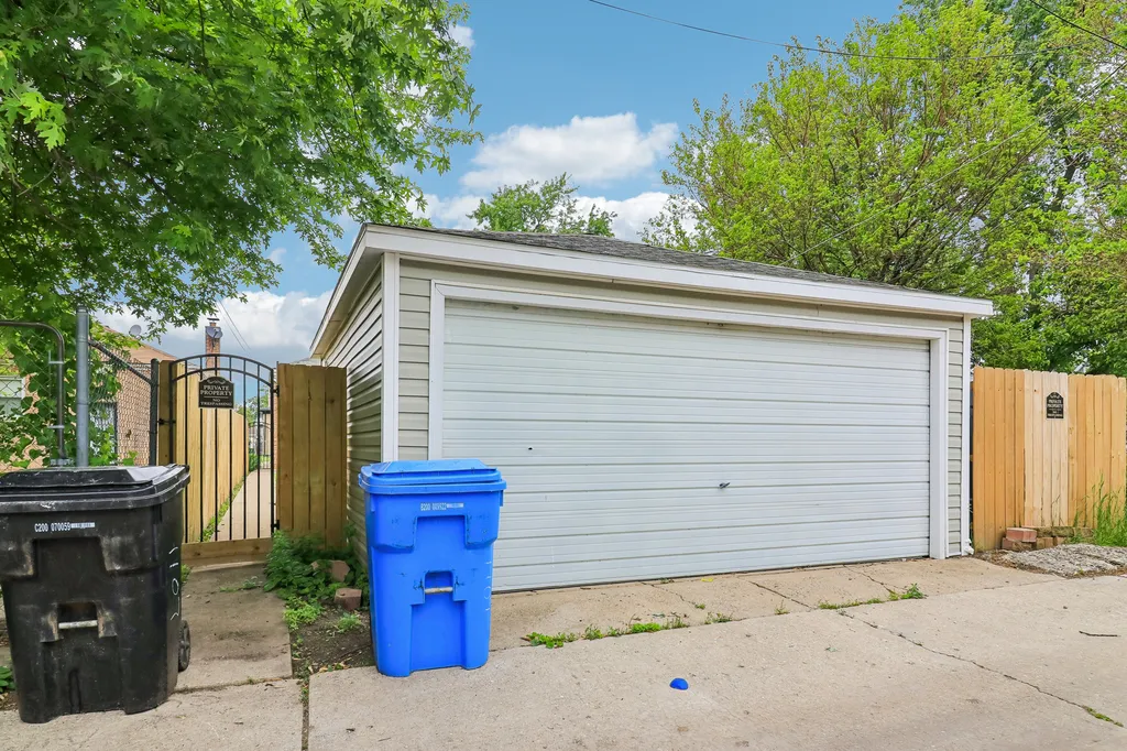 1107 West 101st Street Chicago IL 60643