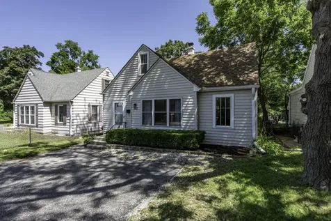 302 East Washington Street Round Lake Park IL 60073