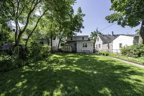 302 East Washington Street Round Lake Park IL 60073