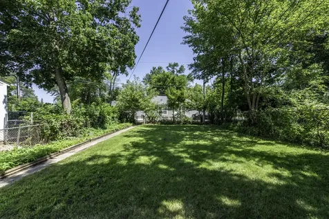 302 East Washington Street Round Lake Park IL 60073