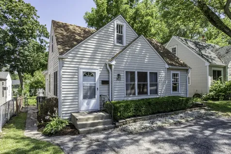 302 East Washington Street Round Lake Park IL 60073