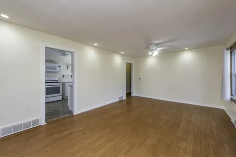 302 East Washington Street Round Lake Park IL 60073