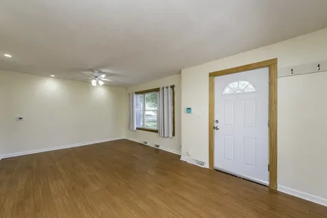 302 East Washington Street Round Lake Park IL 60073
