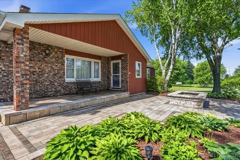 17N228 Oak Grove Drive Hampshire IL 60140