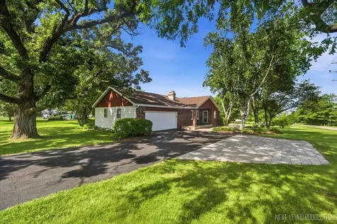 17N228 Oak Grove Drive Hampshire IL 60140