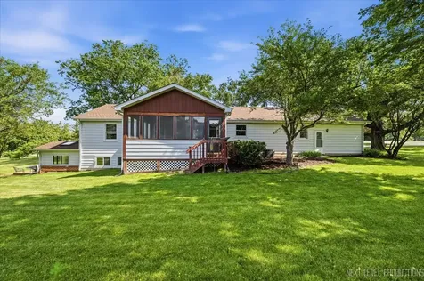 17N228 Oak Grove Drive Hampshire IL 60140