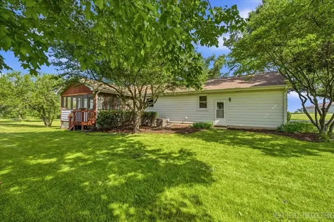 17N228 Oak Grove Drive Hampshire IL 60140