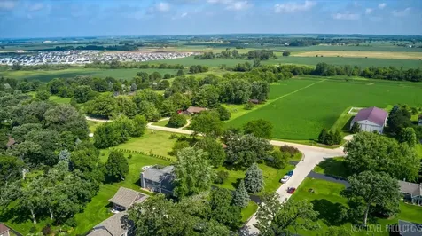 17N228 Oak Grove Drive Hampshire IL 60140