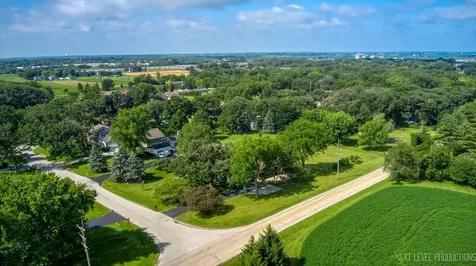 17N228 Oak Grove Drive Hampshire IL 60140