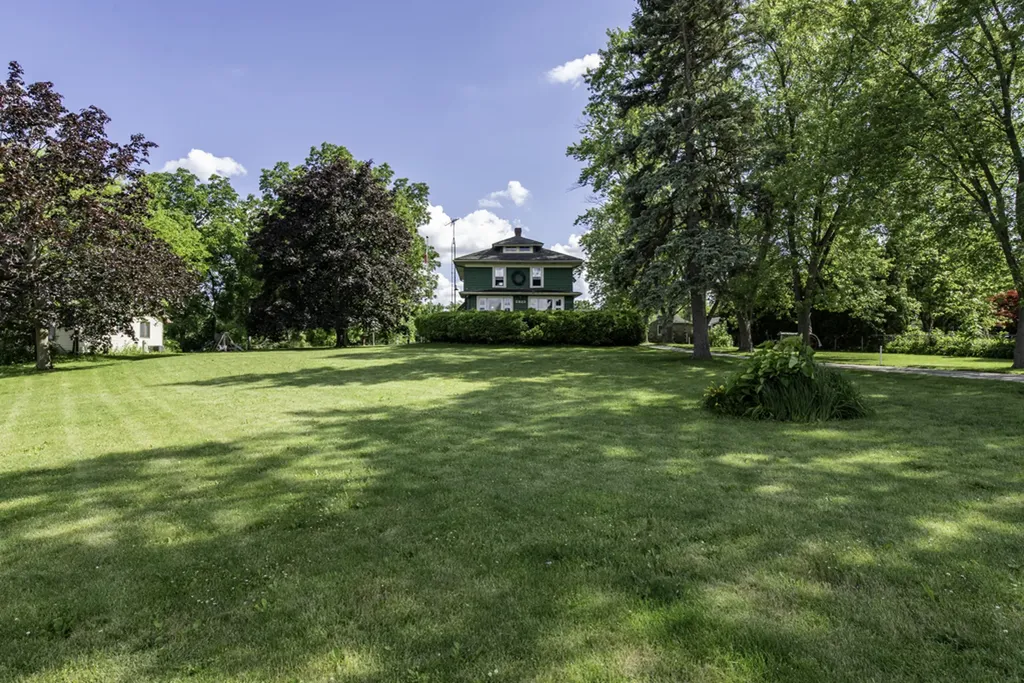 2823 27TH Street Zion IL 60099