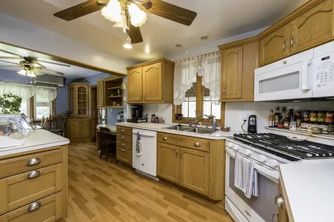 2823 27TH Street Zion IL 60099