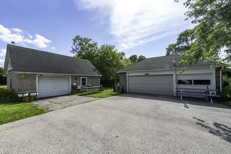 2823 27TH Street Zion IL 60099