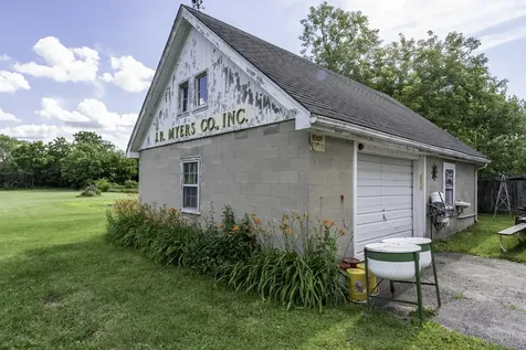 2823 27TH Street Zion IL 60099
