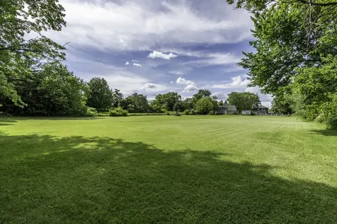 2823 27TH Street Zion IL 60099