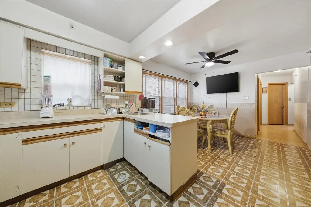 5433 South Homan Avenue Chicago IL 60632
