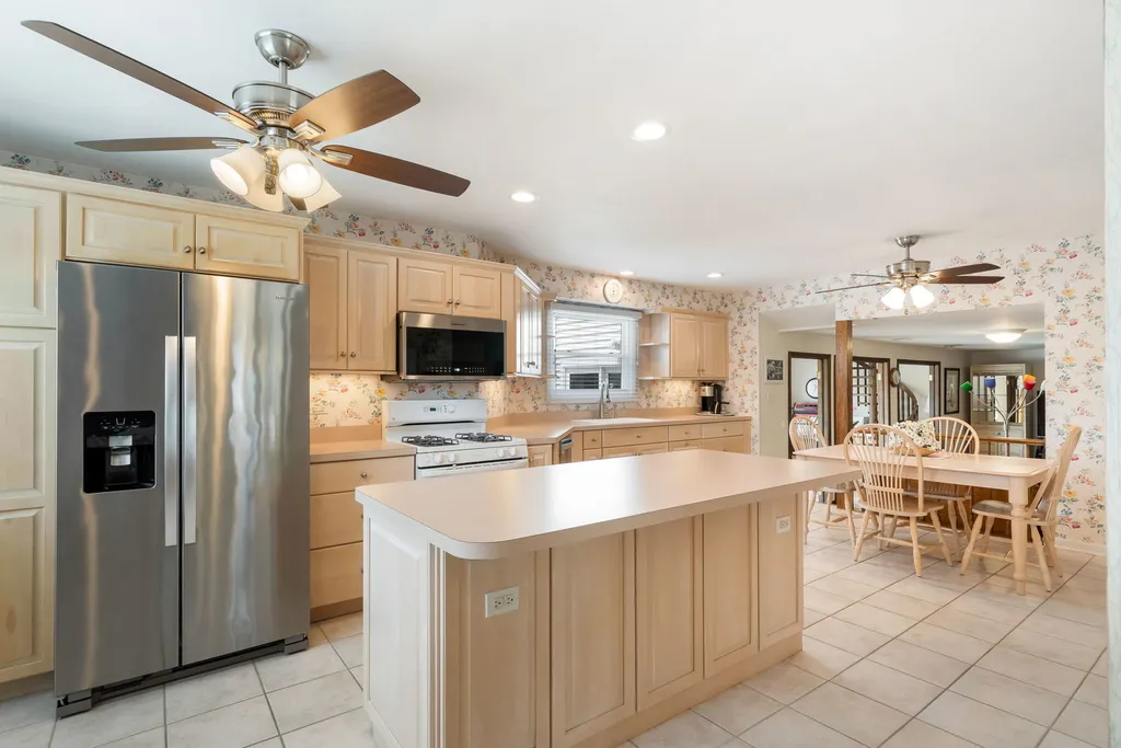 539 Hamilton Avenue Westmont IL 60559