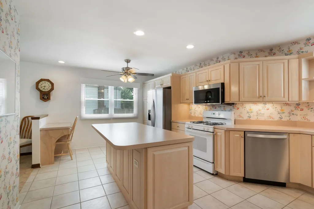 539 Hamilton Avenue Westmont IL 60559