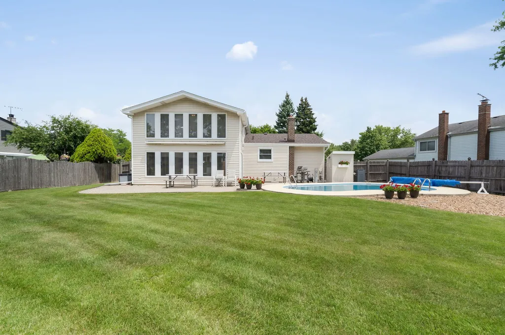 539 Hamilton Avenue Westmont IL 60559