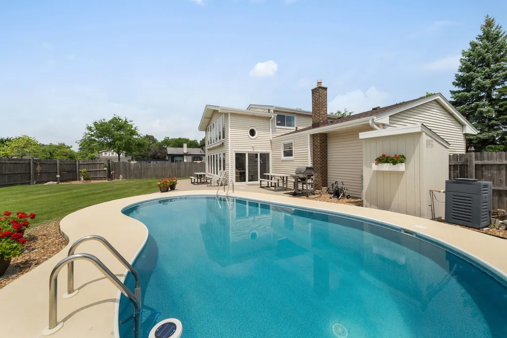 539 Hamilton Avenue Westmont IL 60559