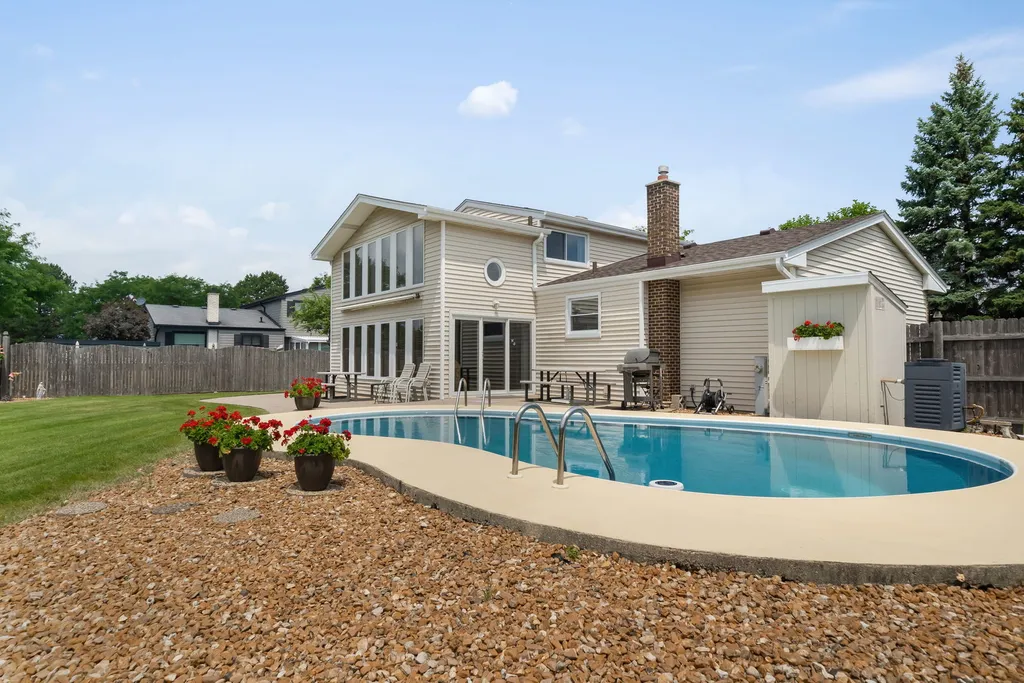 539 Hamilton Avenue Westmont IL 60559