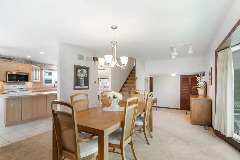 539 Hamilton Avenue Westmont IL 60559