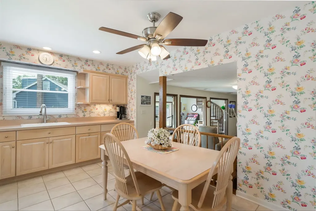 539 Hamilton Avenue Westmont IL 60559