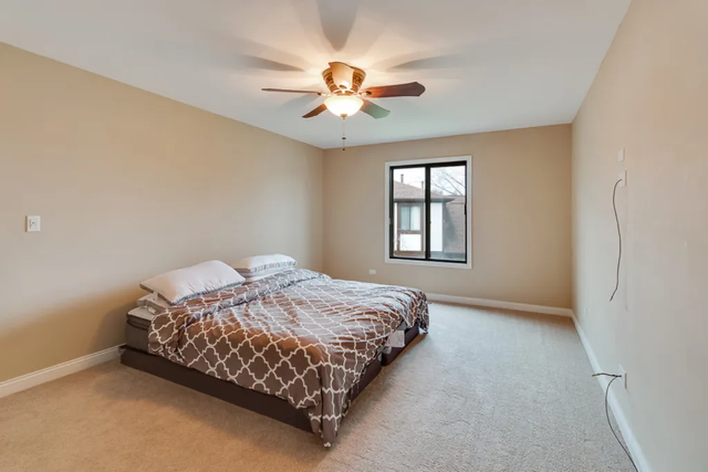 961 Cross Creek Drive N Roselle IL 60172