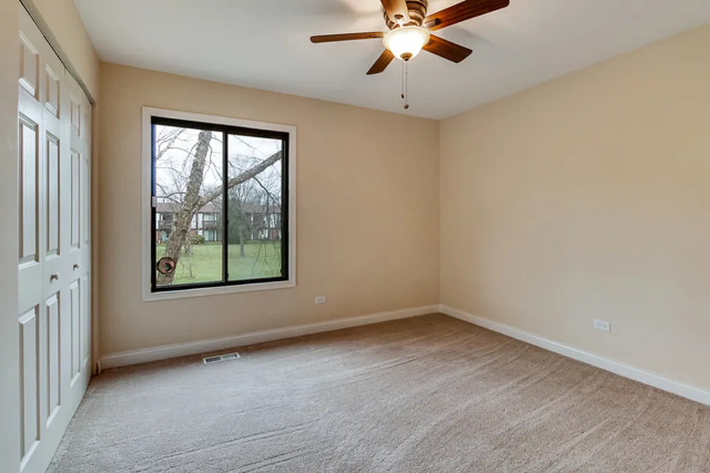 961 Cross Creek Drive N Roselle IL 60172