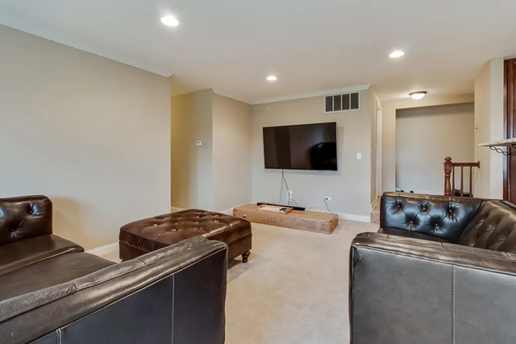 961 Cross Creek Drive N Roselle IL 60172