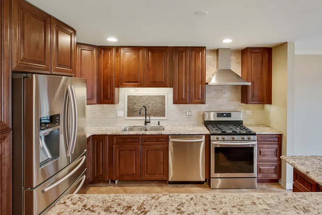 961 Cross Creek Drive N Roselle IL 60172