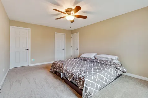 961 Cross Creek Drive N Roselle IL 60172