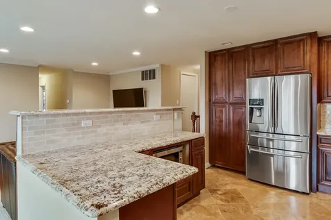 961 Cross Creek Drive N Roselle IL 60172
