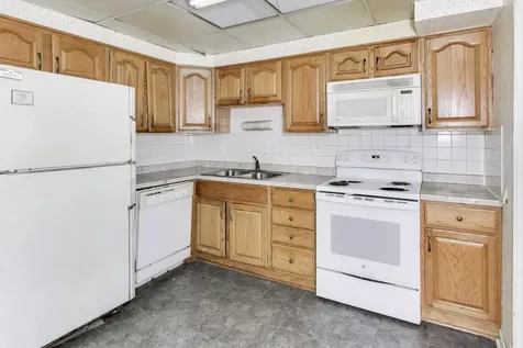 931 West Arquilla Drive Glenwood IL 60425