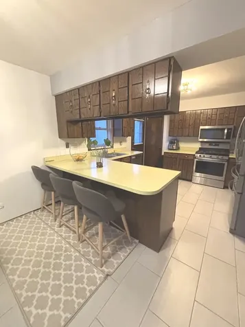 18624 Wentworth Avenue Lansing IL 60438