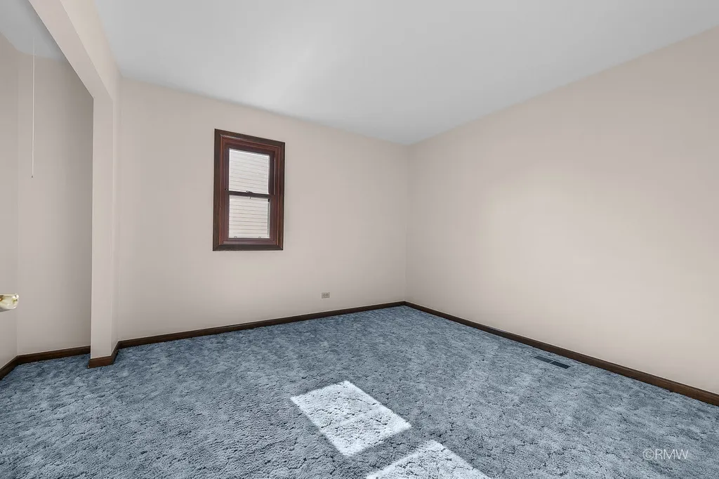 834 Edenwood Drive Roselle IL 60172