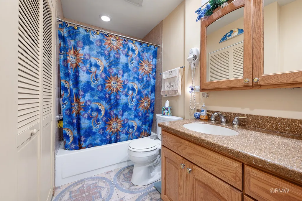 834 Edenwood Drive Roselle IL 60172