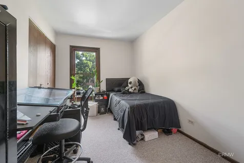 834 Edenwood Drive Roselle IL 60172