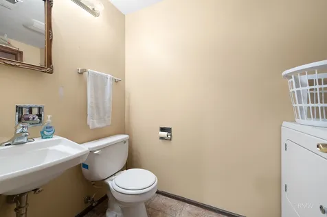 834 Edenwood Drive Roselle IL 60172