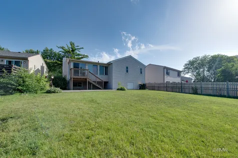 834 Edenwood Drive Roselle IL 60172