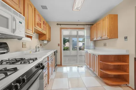 834 Edenwood Drive Roselle IL 60172